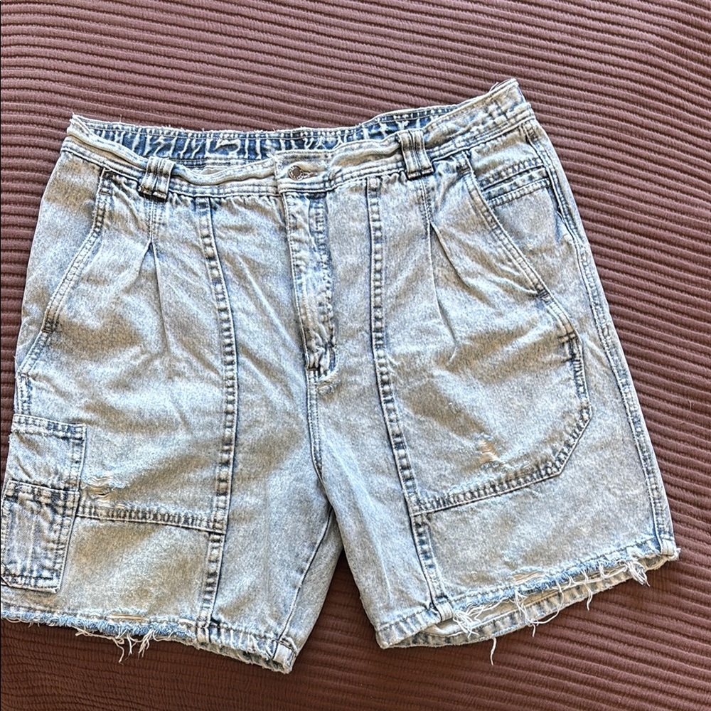 Acid wash distressed vintage denim shorts